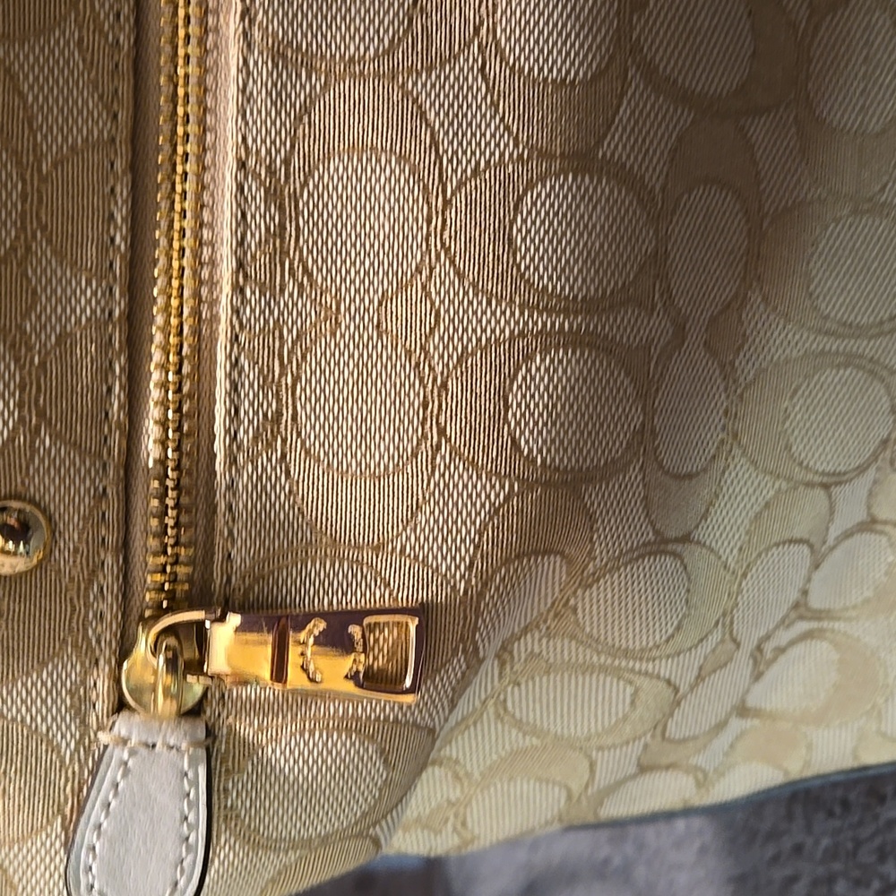 Coach F58282 Outline Signature Zip Top Cream Tote Bag - Picture 8 of 13